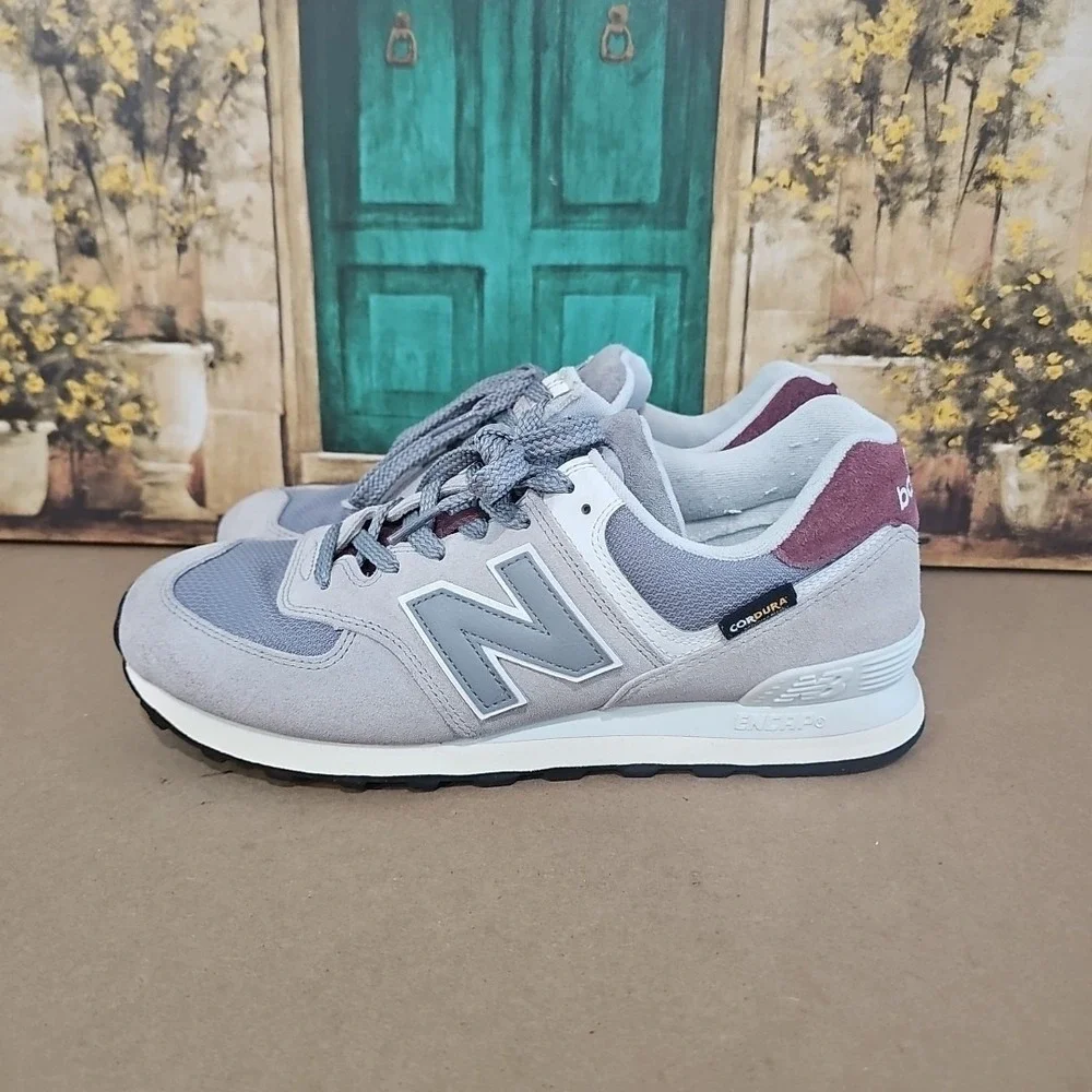 New Balance 574 Lace Up  Mens Size 10 Women's 11.5 Sneakers Casual Shoes U574KBR